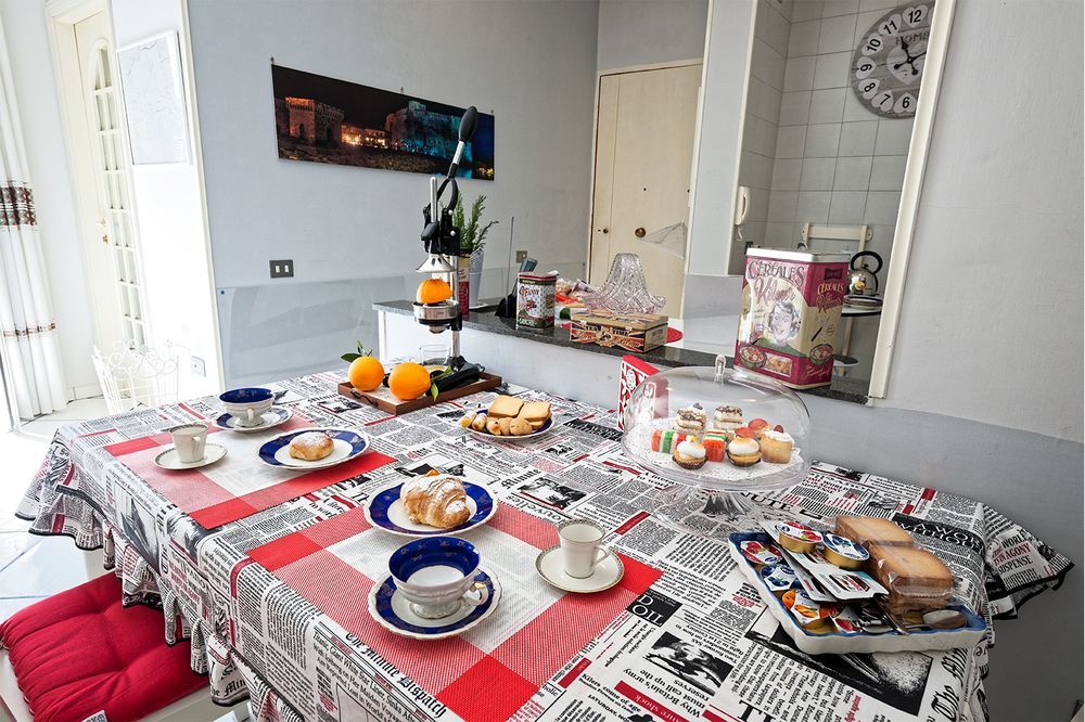 Chez Anna B&B - Adults Only Napoli Ngoại thất bức ảnh